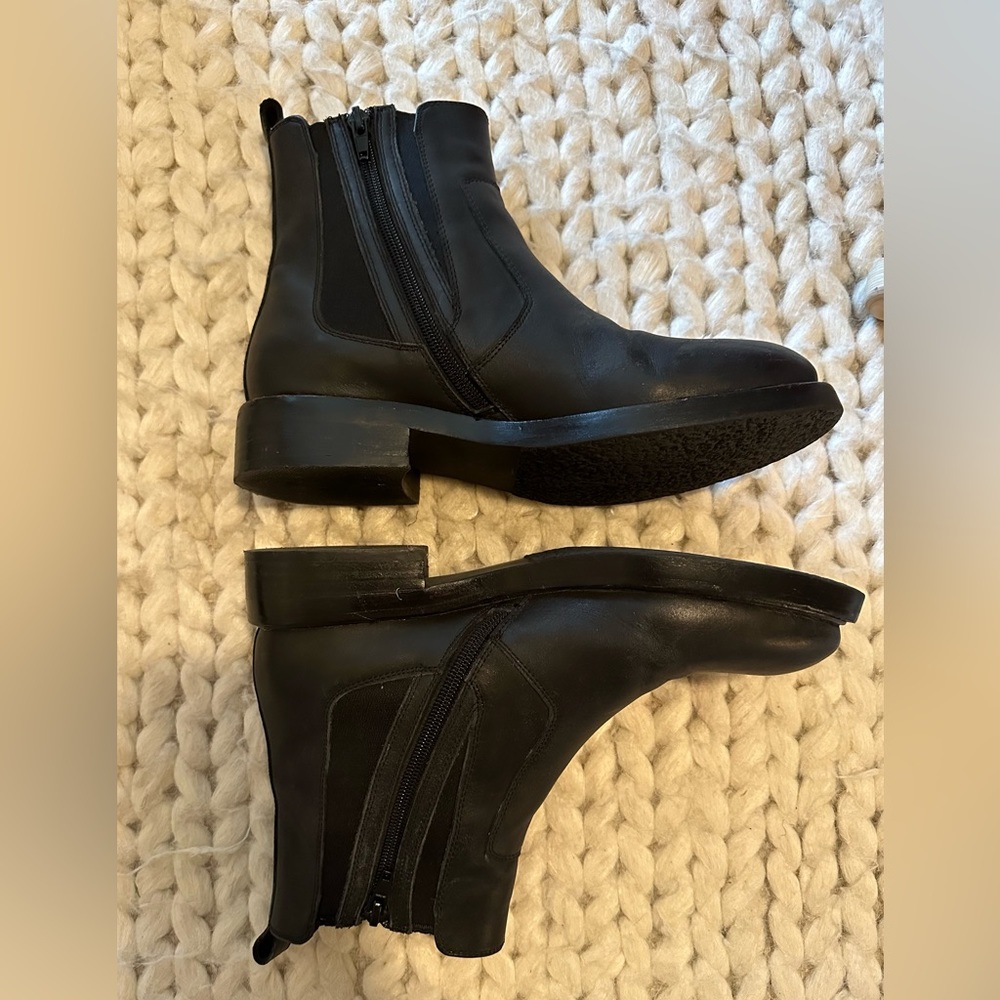 Need Supply black leather Chelsea boot - Amelia